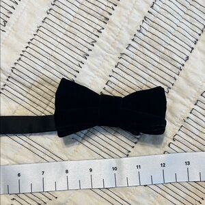 ASOS Classic Black Velvet Bow Tie